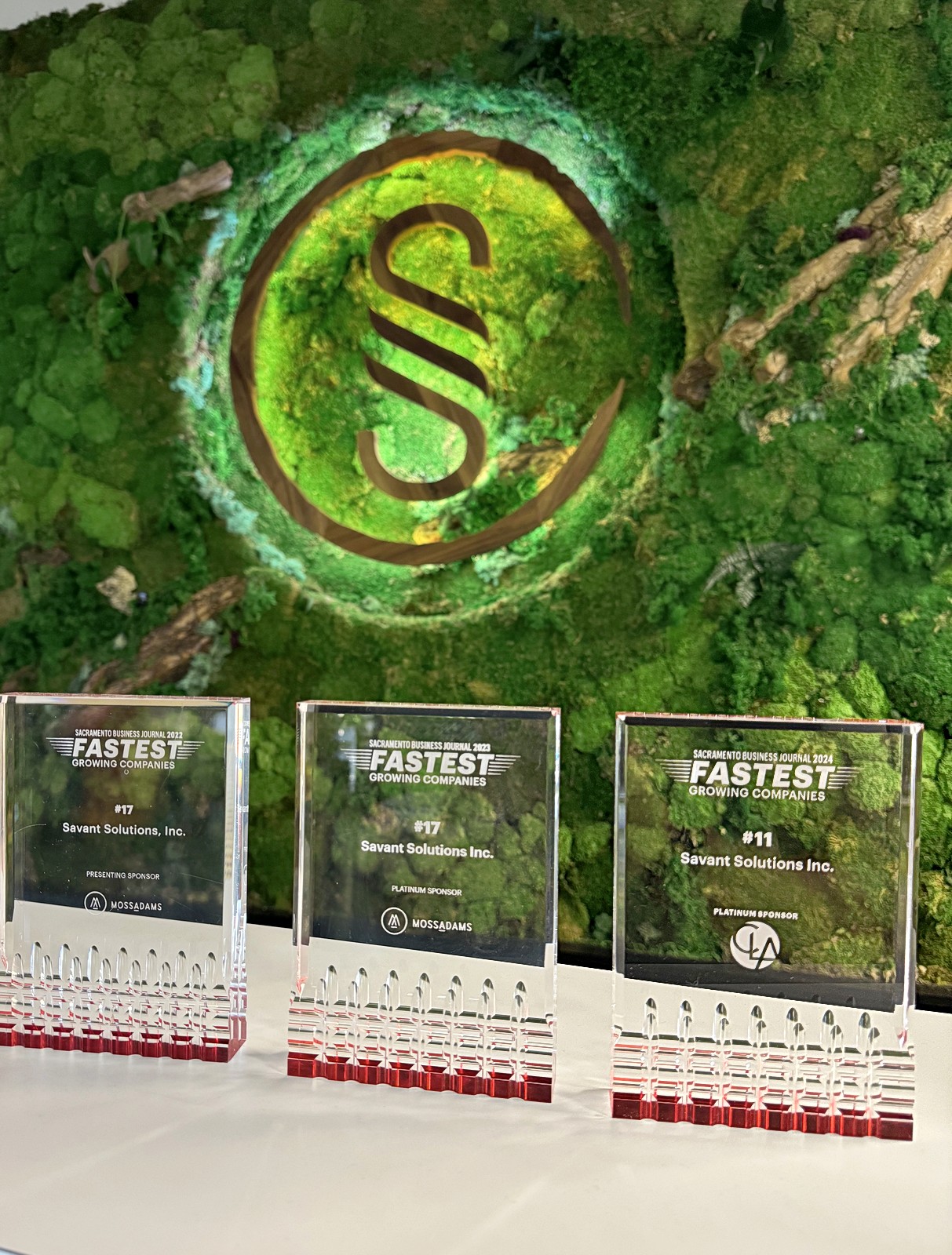 Savant Solutions living moss wall and Sacramento Business Journal Fastest Growing Companies awards